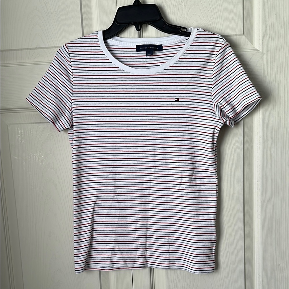 Tommy Hilfiger white/red/blue Fitted Short Sleeve T-Shirt NWOT size medium